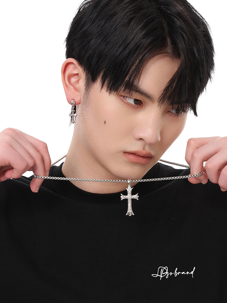 メンズアクセサリー 神秘の十字架ネックレス