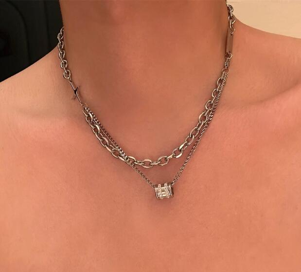 メンズアクセサリー 男性向け二連チェーンネックレス十字架チャーム付き