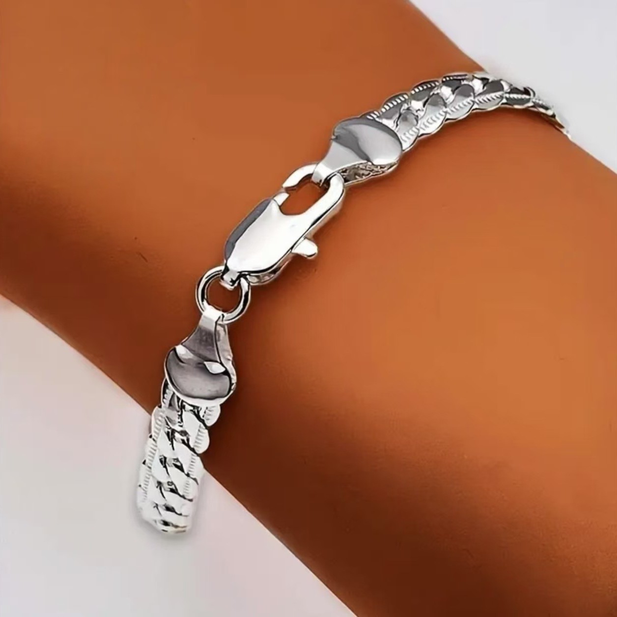 メンズアクセサリー 鎖編み細工の極上ブレスレット
