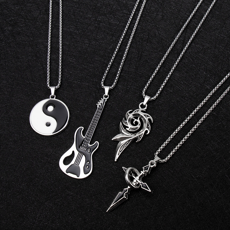 メンズアクセサリー 神秘的シンボルペンダントコレクション