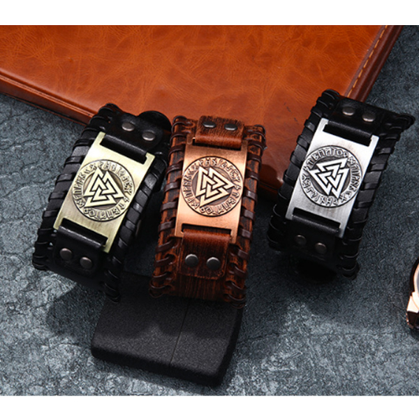 メンズアクセサリー 北欧風レザー調ブレスレット ヴィンテージ三角紋章付き