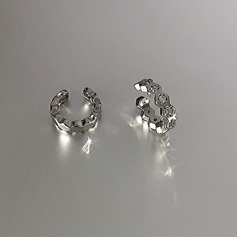 メンズアクセサリー 幾何学模様の耳飾り二点セット
