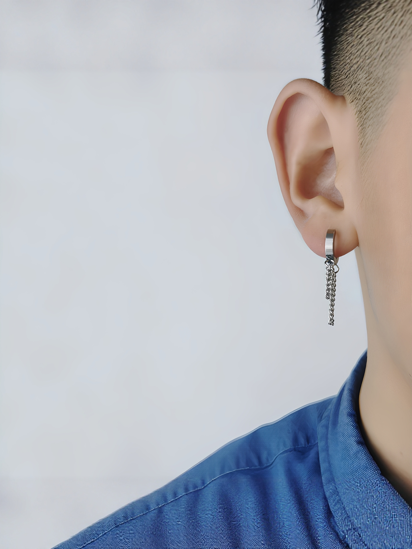 メンズアクセサリー 流れる輝き 細鎖ピアス