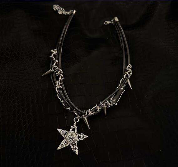 メンズアクセサリー 星モチーフとげ付きチェーンネックレス