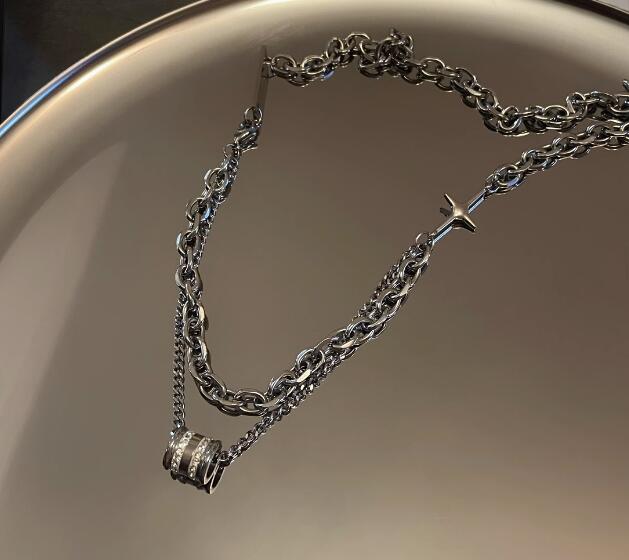 メンズアクセサリー 男性向け二連チェーンネックレス十字架チャーム付き