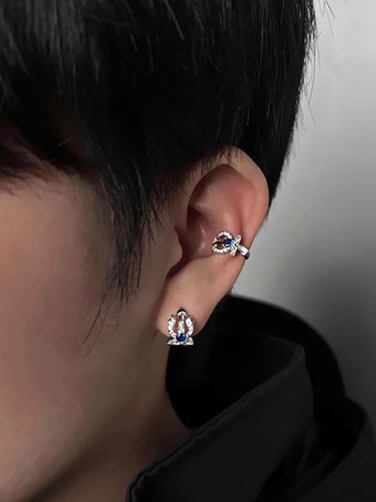 メンズアクセサリー 王冠モチーフ 贅沢宝石イヤーカフ