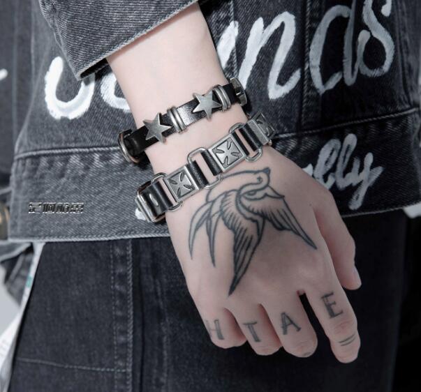 メンズアクセサリー パンク風合金ブレスレット メンズ黒銀スタッズデザイン