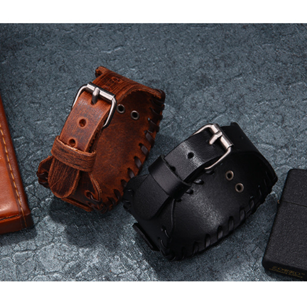 メンズアクセサリー 北欧風レザー調ブレスレット ヴィンテージ三角紋章付き