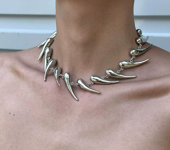 メンズアクセサリー 男性用 牙モチーフ 個性派 シルバー ネックレス