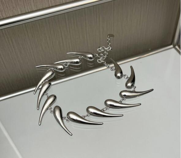 メンズアクセサリー 男性用 牙モチーフ 個性派 シルバー ネックレス