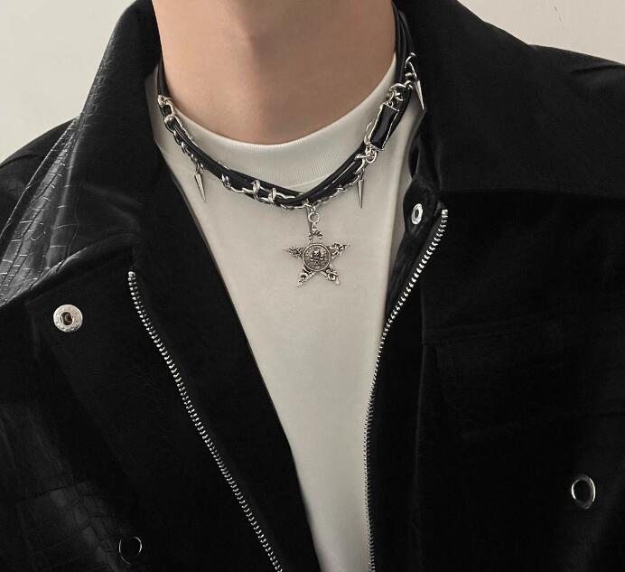 メンズアクセサリー 星モチーフとげ付きチェーンネックレス