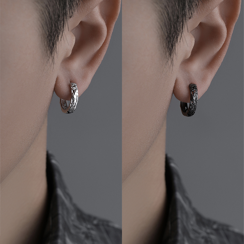 メンズアクセサリー 彫刻模様のフープピアス