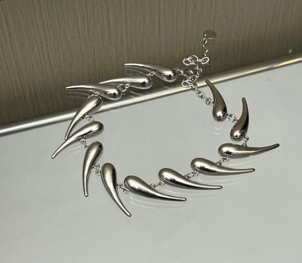 メンズアクセサリー 男性用 牙モチーフ 個性派 シルバー ネックレス