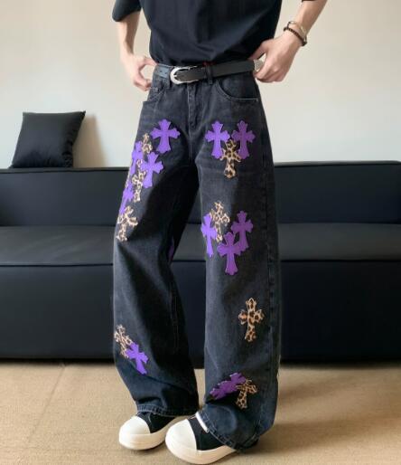 メンズデニムパンツ 十字架ワッペン付きワイドデニムパンツ