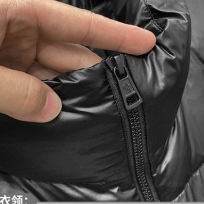 メンズダウン　 高級感と機能性を兼ね備えた、大人のためのダウンジャケット