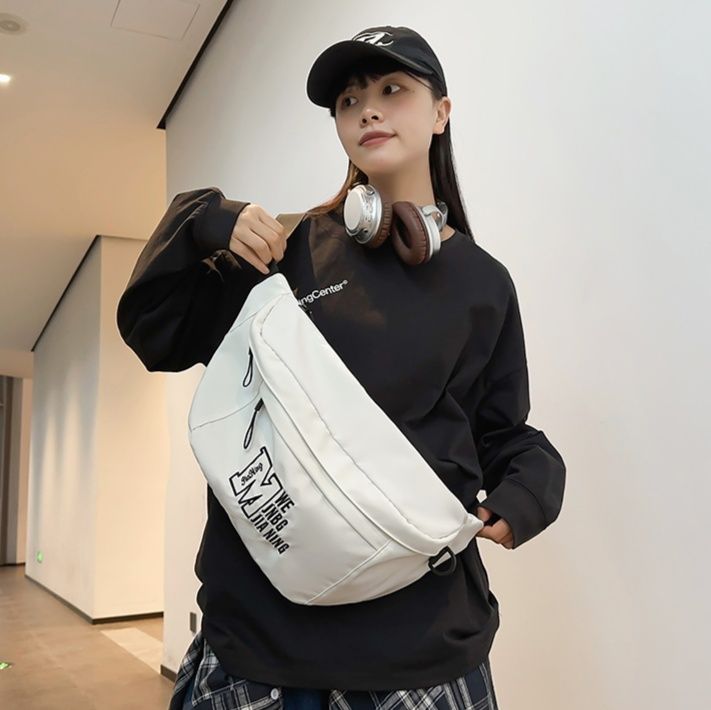 メッセンジャーバッグ スタイリッシュ斜め掛けバッグ