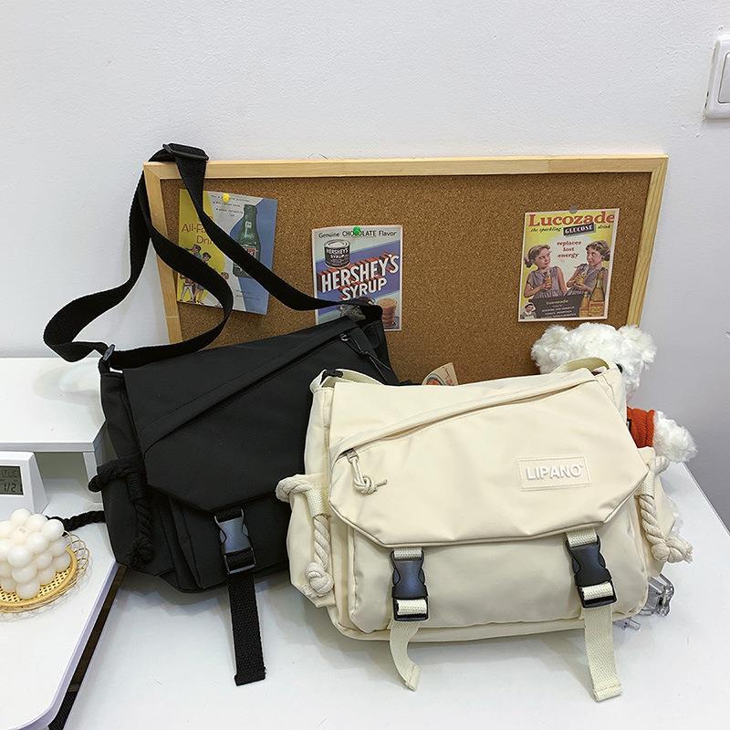 メッセンジャーバッグ 多機能ポケット付きキャンバス地斜め掛け