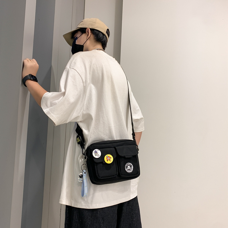 メッセンジャーバッグ ポケットデザイン 斜め掛けショルダー
