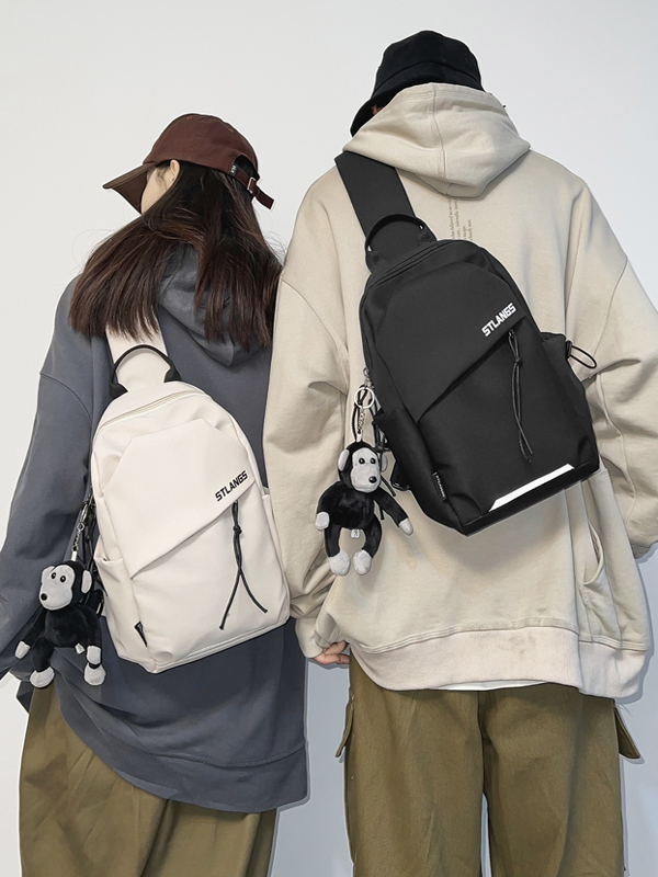 メッセンジャーバッグ シンプル斜め掛け登山ボディバッグ