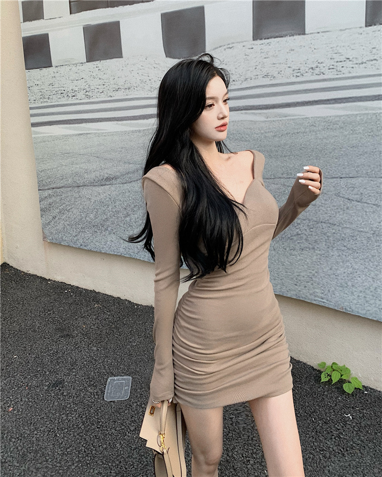 ブイネック長袖タイトミニワンピース