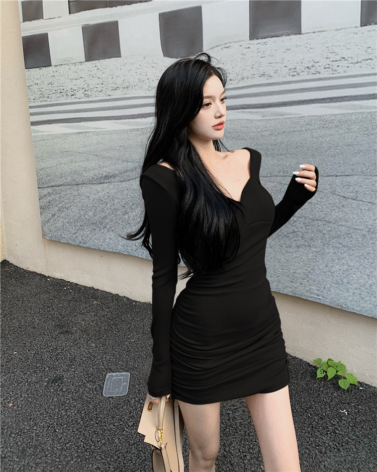 ブイネック長袖タイトミニワンピース