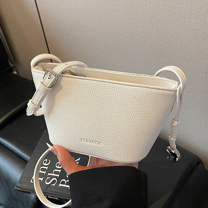 ミニバッグ スタイリッシュコンパクト斜め掛けポシェット