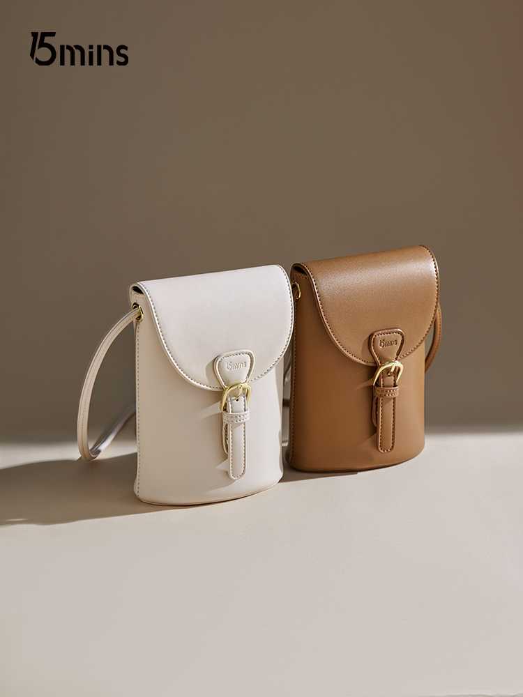 コンパクトにおしゃれを楽しむ！縦長ミニショルダーバッグおすすめ5選