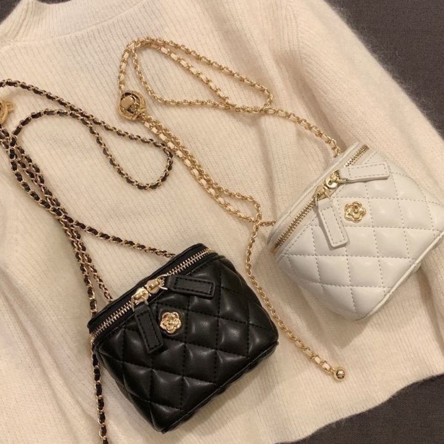 ミニバッグ ミニバッグ 花モチーフキルティングミニショルダー