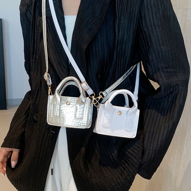 ミニバッグ クロコ型押しハンドル付き二層式ミニバッグ