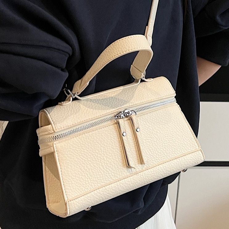 ミニバッグ 型押し加工ハンドルレザー調スクエアミニバッグ