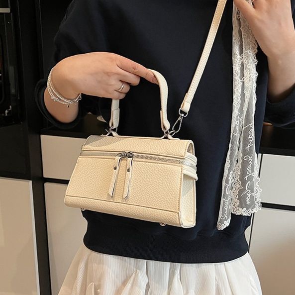 ミニバッグ 型押し加工ハンドルレザー調スクエアミニバッグ