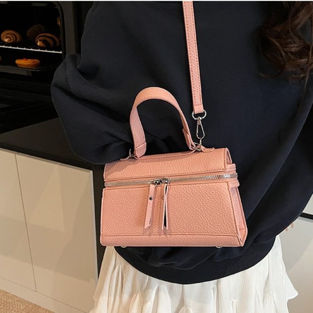 ミニバッグ 型押し加工ハンドルレザー調スクエアミニバッグ