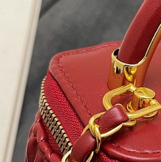 ミニバッグ ギャザーデザイン金具付きハンドルミニバッグ