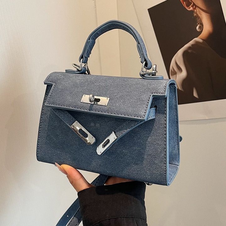 ミニバッグ 上品メタル金具付きフラップハンドルミニバッグ
