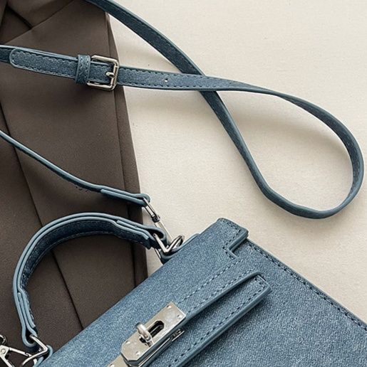 ミニバッグ 上品メタル金具付きフラップハンドルミニバッグ