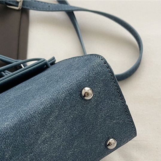 ミニバッグ 上品メタル金具付きフラップハンドルミニバッグ