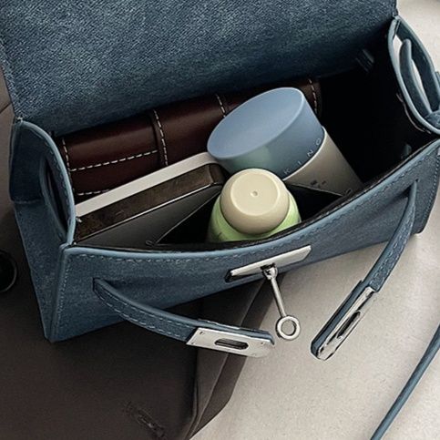 ミニバッグ 上品メタル金具付きフラップハンドルミニバッグ