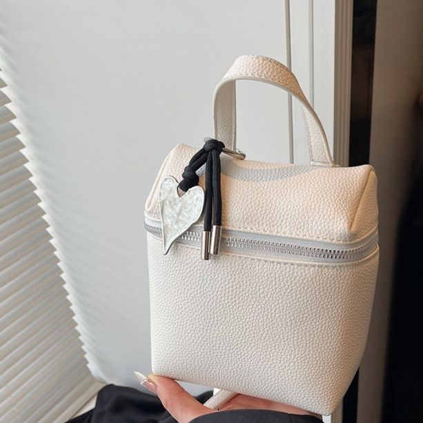 上品な合成皮革レディースミニバッグ斜めがけショルダー