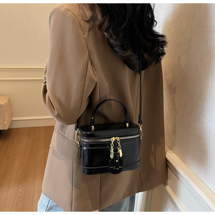 ミニバッグ バニティ型艶感合成皮革二重ファスナーミニバッグ