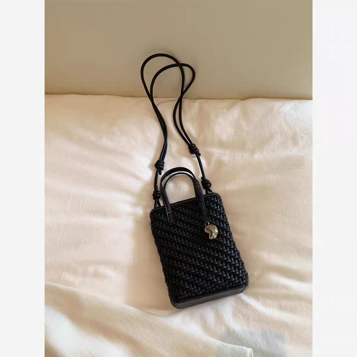 ミニバッグ メッシュ編み込みバケツ型ミニバッグ