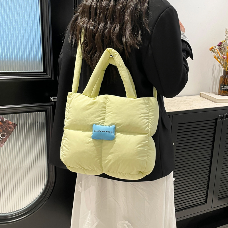 ミニバッグ ふわふわキルティングミニトート