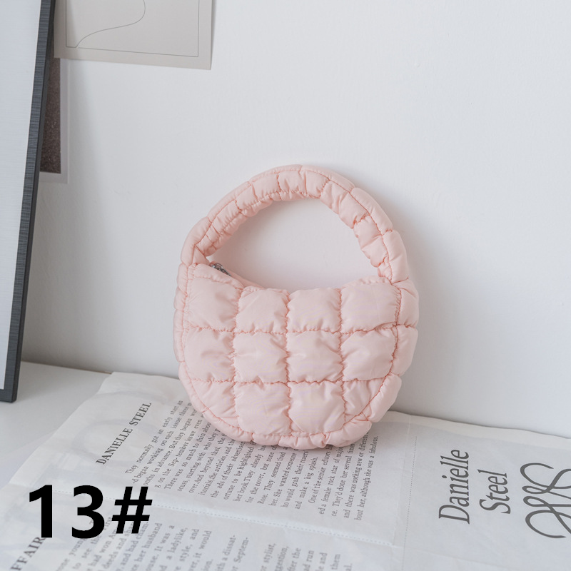 キルティング中綿ぷっくりハンドルミニバッグ
