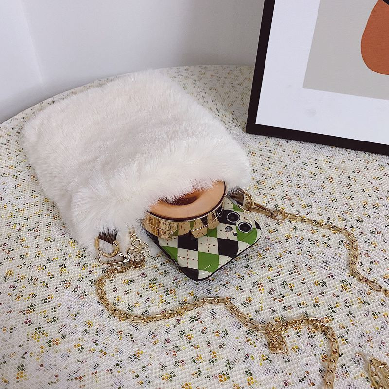 ふわふわエコファーミニバッグ斜めがけショルダー