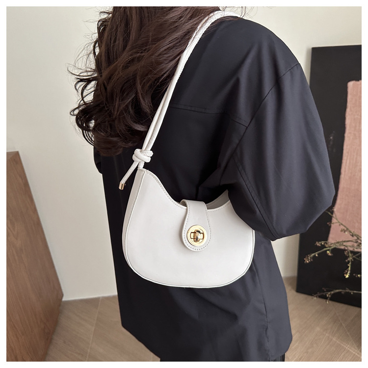 レディースミニバッグ ２０２５新作レディースミニショルダーバッグ金具付きカラー豊富