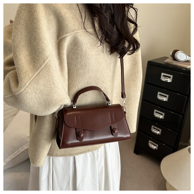 2025新作 レディース スクエア型ミニバッグ 肩掛け対応 上品ハンドバッグ