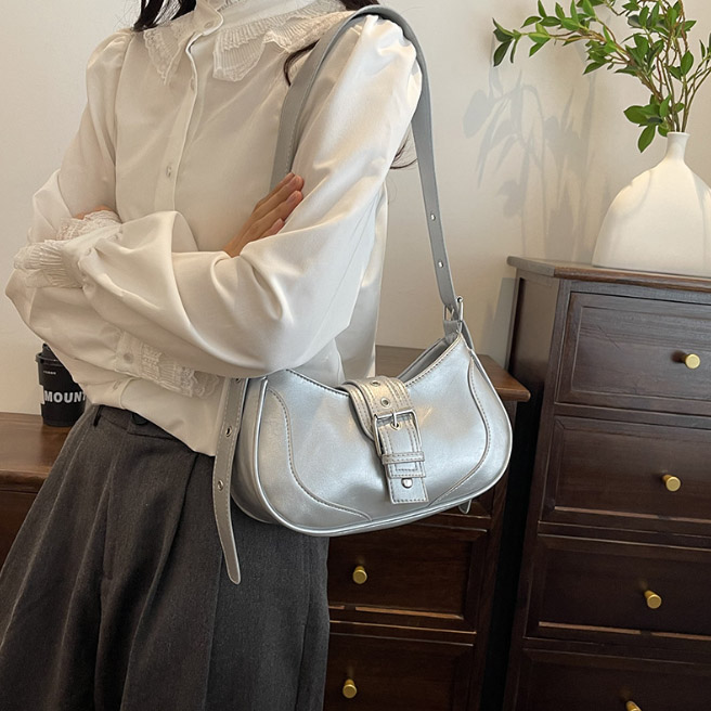 ミニバッグ レディース ミニショルダーバッグ 合成皮革 バックル付き