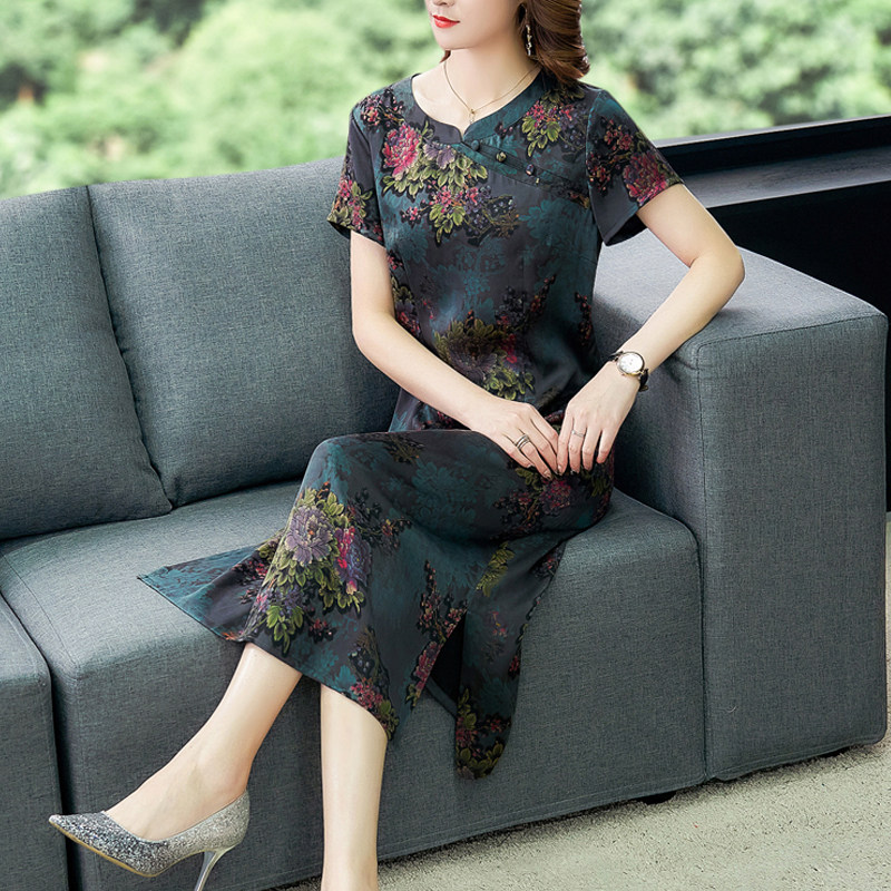 パーティードレス 花柄刺繍が華やぐ半袖ミディ丈ワンピース