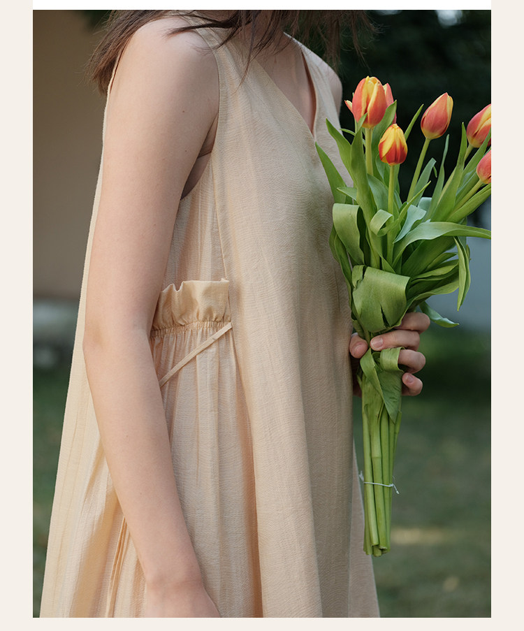 パーティードレス 深めブイネックゆったりシルエットロング丈ノースリーブワンピース