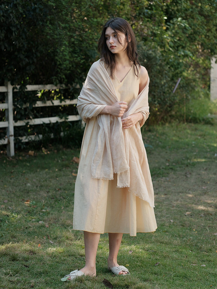 パーティードレス 深めブイネックゆったりシルエットロング丈ノースリーブワンピース