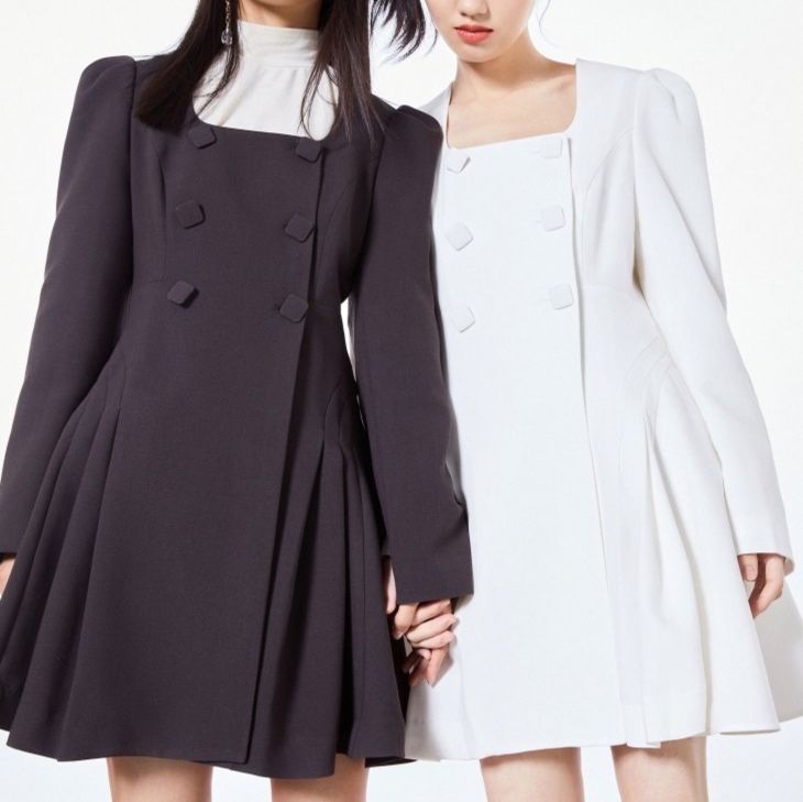 パーティードレス スクエアネック二重ボタンプリーツ裾ワンピース